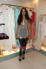 Moni Kangana Dutta at Neeta Lulla store in Mumbai on 16th March 2011 (7).JPG